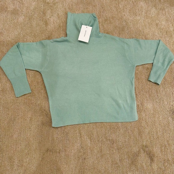 Noli Shop monochromatic sweater and vegan leather pants set. New with tags. - Picture 5 of 5